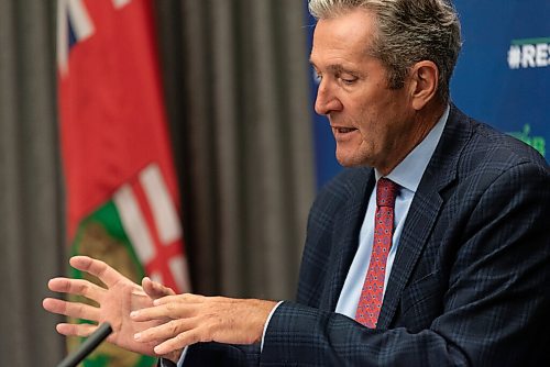 JESSE BOILY  / WINNIPEG FREE PRESS
Premier Brian Pallister speaks to media giving an update on the provinces response to COVID-19 at the Legislative building on Wednesday. Wednesday, Aug. 26, 2020.
Reporter: Carol