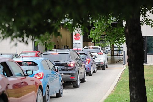 RUTH BONNEVILLE / WINNIPEG FREE PRESS

49.8 - COVID testing site on Main

People line up in their vehicles at a drive-in COVID testing site at 1284 Main St. Wednesday.  


 Aug 26th, 2020