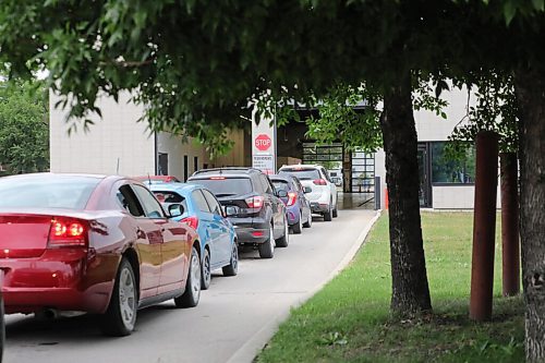 RUTH BONNEVILLE / WINNIPEG FREE PRESS

49.8 - COVID testing site on Main

People line up in their vehicles at a drive-in COVID testing site at 1284 Main St. Wednesday.  


 Aug 26th, 2020