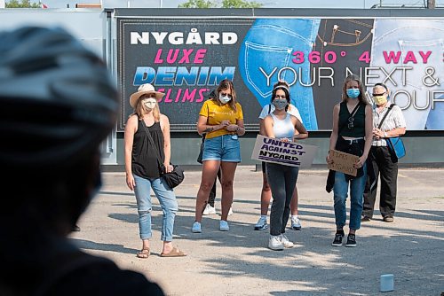 JESSE BOILY  / WINNIPEG FREE PRESS
People gathered to bring awareness to what they say is Peter Nygards legacy of sexual abuse outside of Nygards Notre Dame property on Wednesday. Wednesday, Aug. 26, 2020.
Reporter: Malak