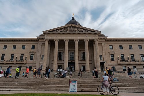 JESSE BOILY  / WINNIPEG FREE PRESS
People gathered outside of the Legislative building and were demanding a full and comprehensive plan for back-to-school on Thursday. They then marched down Broadway to Vimy Ridge park. Thursday, Aug. 27, 2020.
Reporter: Piche