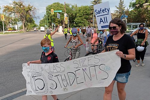 JESSE BOILY  / WINNIPEG FREE PRESS
People gathered outside of the Legislative building and were demanding a full and comprehensive plan for back-to-school on Thursday. They then marched down Broadway to Vimy Ridge park. Thursday, Aug. 27, 2020.
Reporter: Piche