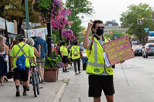 JESSE BOILY  / WINNIPEG FREE PRESS
People gathered outside of the Legislative building and were demanding a full and comprehensive plan for back-to-school on Thursday. They then marched down Broadway to Vimy Ridge park. Thursday, Aug. 27, 2020.
Reporter: Piche