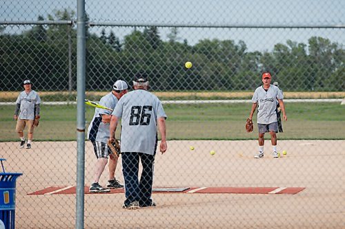 JOHN WOODS / WINNIPEG FREE PRESS
Players neglect the back-to-play rules by warming up 30 minutes prior to their game at Little Mountain Park in Winnipeg Thursday, August 27, 2020. 

Reporter: Bell