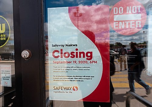 JESSE BOILY  / WINNIPEG FREE PRESS
Safeway at Niakwa Rd. and St. Annes Rd on Monday. The Safeway location will be closing its doors on September 19. Monday, Aug. 31, 2020.
Reporter: