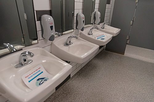 JESSE BOILY  / WINNIPEG FREE PRESS
Bathroom sinks have sign telling students to keep a distance at the University of Manitoba University Centre building on Monday. Monday, Aug. 31, 2020.
Reporter: