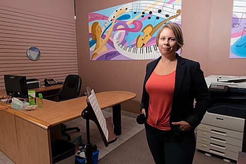 JESSE BOILY  / WINNIPEG FREE PRESS
Jenny Steinke-Magnus, execuitive director of the Manitoba Choral Association, poses for a portrait at her office on Wednesday. Wednesday, Sept. 2, 2020.
Reporter: Eva Wasney