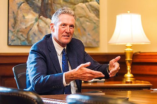 MIKAELA MACKENZIE / WINNIPEG FREE PRESS

Premier Brian Pallister speaks to the Free Press in his office at the Manitoba Legislative Building in Winnipeg on Wednesday, Sept. 2, 2020. For Larry Kusch story.
Winnipeg Free Press 2020.