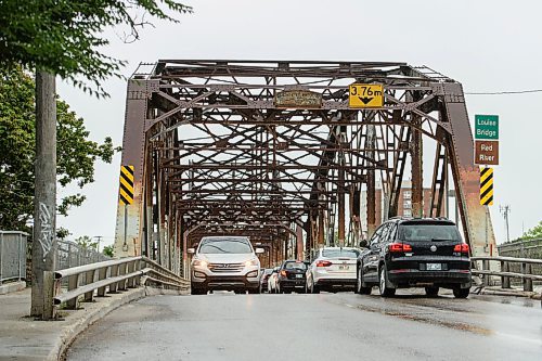 Mike Sudoma / Winnipeg Free Press
Rush hour traffic travels down the Louise Bridge Wednesday evening. The one hundred and ten year old bridge connects the Central and Elmwood neighbourhoods via Higgins Ave and Stradcona St
September 2, 2020