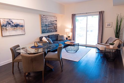 JESSE BOILY / WINNIPEG FREE PRESS
The living room/dining area at 212-369 Stradbrook Ave. on Thursday. Thursday, Sept. 3, 2020.
Reporter: Todd