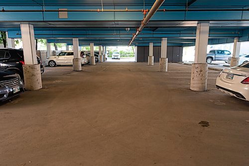 JESSE BOILY  / WINNIPEG FREE PRESS
The covered parking area at  369 Stradbrook Ave. on Thursday. Thursday, Sept. 3, 2020.
Reporter: Todd