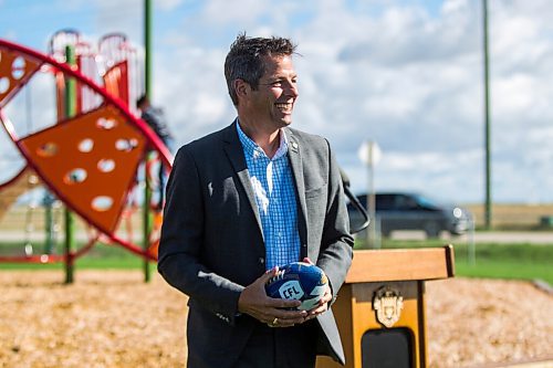 MIKAELA MACKENZIE / WINNIPEG FREE PRESS

Mayor Brian Bowman speaks to the media after a ribbon cutting for the Optimist Park expansion in Winnipeg on Thursday, Sept. 3, 2020. For Joyanne story.
Winnipeg Free Press 2020.