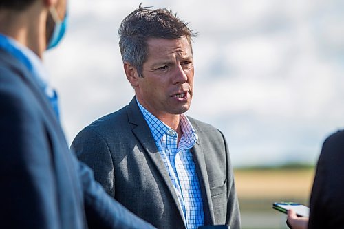 MIKAELA MACKENZIE / WINNIPEG FREE PRESS

Mayor Brian Bowman speaks to the media after a ribbon cutting for the Optimist Park expansion in Winnipeg on Thursday, Sept. 3, 2020. For Joyanne story.
Winnipeg Free Press 2020.