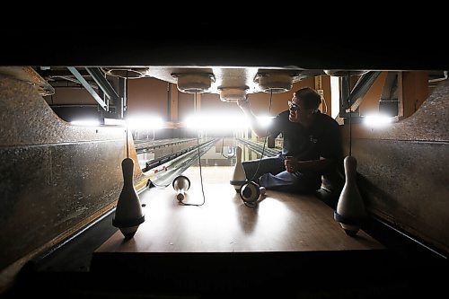 JOHN WOODS / WINNIPEG FREE PRESS
Edward Dubinsky does some repairs at Uptown Alley in Winnipeg Thursday, September 3, 2020. Dubinsky took over the bowling services business JD Bowling Services that his father started back in 1972.

Reporter: Sanderson