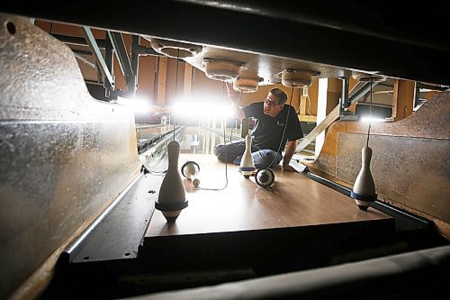 JOHN WOODS / WINNIPEG FREE PRESS
Edward Dubinsky does some repairs at Uptown Alley in Winnipeg Thursday, September 3, 2020. Dubinsky took over the bowling services business JD Bowling Services that his father started back in 1972.

Reporter: Sanderson