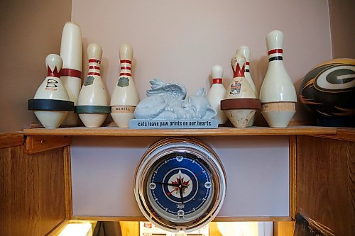 JOHN WOODS / WINNIPEG FREE PRESS
Some old bowling pins sit on a shelf in the JD Bowling Services office in Winnipeg Thursday, September 3, 2020. Edward Dubinsky took over the bowling services business JD Bowling Services that his father started back in 1972.

Reporter: Sanderson