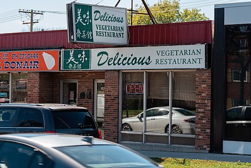 JESSE BOILY  / WINNIPEG FREE PRESS
Fort Gary restaurant Delicious Vegetarian on Friday. Friday, Sept. 4, 2020.
Reporter: Allison
