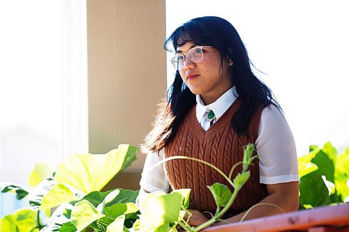 JOHN WOODS / WINNIPEG FREE PRESS
Amber Rose Alupay, an eighteen year old history and French student who is starting school this fall at the University of Winnipeg, is photographed at her home in Winnipeg Friday, September 4, 2020. Alupay is disappointed that classes are online as she was looking forward to the University experience.

Reporter: MacIntosh