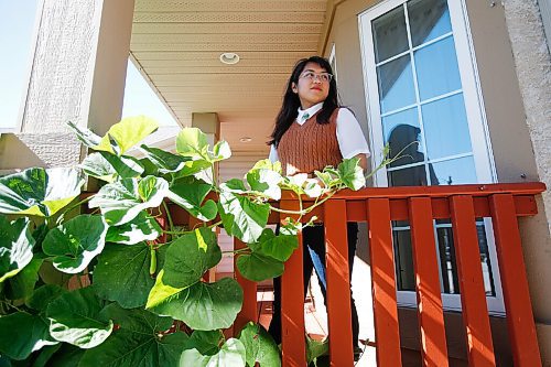 JOHN WOODS / WINNIPEG FREE PRESS
Amber Rose Alupay, an eighteen year old history and French student who is starting school this fall at the University of Winnipeg, is photographed at her home in Winnipeg Friday, September 4, 2020. Alupay is disappointed that classes are online as she was looking forward to the University experience.

Reporter: MacIntosh