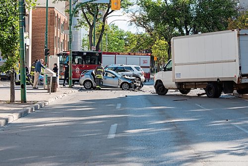 JESSE BOILY  / WINNIPEG FREE PRESS
A car collision caused a road closure at Broadway and Donald st. on Monday. A set of traffic lights was knocked down believed to be done by the collision.Monday, Sept. 7, 2020.
Reporter: Standup