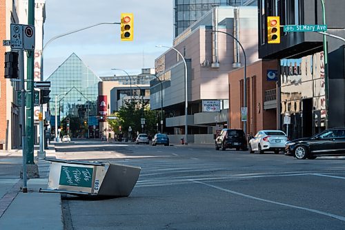 JESSE BOILY  / WINNIPEG FREE PRESS
High winds the night before caused the fall of a garbage can at the corner of St. Marys Ave and Edmonton st. on Monday. Monday, Sept. 7, 2020.
Reporter: