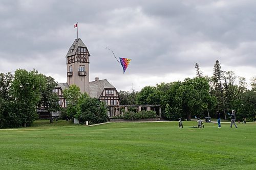 JESSE BOILY  / WINNIPEG FREE PRESS
People take to Assiniboine Park on the holiday Monday. Monday, Sept. 7, 2020.
Reporter: Standup