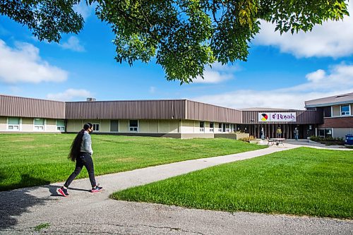 MIKAELA MACKENZIE / WINNIPEG FREE PRESS

Grade nine student Hemanta Khatiwada arrives to her first day of school at Windsor Park Collegiate in Winnipeg on Tuesday, Sept. 8, 2020. For Maggie story.
Winnipeg Free Press 2020.