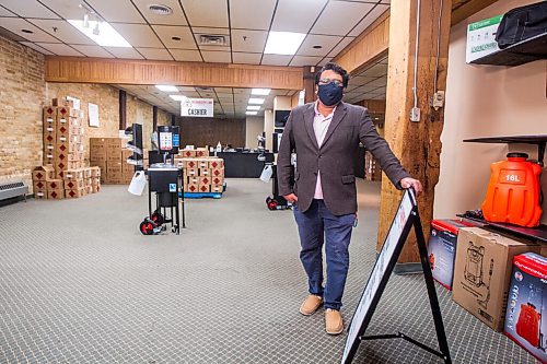 MIKAELA MACKENZIE / WINNIPEG FREE PRESS

Josh Giesbrecht, president of Exchange PPE, poses for a portrait in the new wholesale personal protective equipment business in Winnipeg on Tuesday, Sept. 8, 2020. For Temur Durrani story.
Winnipeg Free Press 2020.