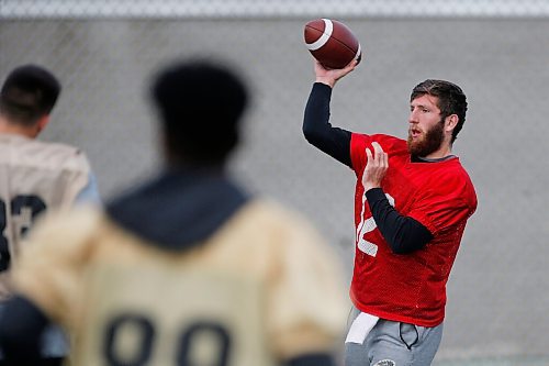 JOHN WOODS / WINNIPEG FREE PRESS
Bison quarterback Des Catellier throws at the first practice of the season at the University of Manitoba in Winnipeg Tuesday, September 8, 2020. 

Reporter: Allen