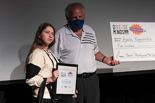 JESSE BOILY  / WINNIPEG FREE PRESS
Ayala Kaganovitch, author of Ricky and the Squirrels, accepts her third place award at the Diverse Minds creative writing competitions award ceremony at the Asper Jewish Community Center on Wednesday. Wednesday, Sept. 9, 2020.
Reporter: Malak Abas
