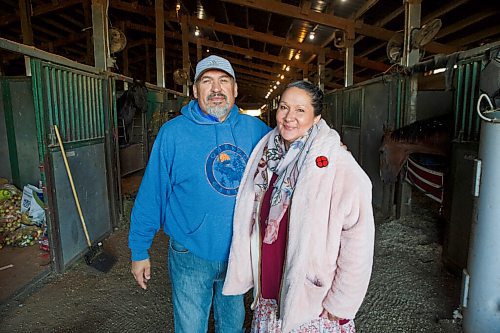 MIKE DEAL / WINNIPEG FREE PRESS
Lyn Blackburde with her husband Jerry Gourneau, who is one of the Assiniboia Downs top trainers and a First Nations Chippewa from the Turtle Mountain Reservation in Belcourt, N.D.
See Jayson Bell story
200910 - Thursday, September 10, 2020.
