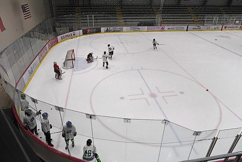 JESSE BOILY  / WINNIPEG FREE PRESS
Players do drills at the try outs for the AAA Monarchs at the Bell MTS Iceplex on Thursday. Thursday, Sept. 10, 2020.
Reporter: