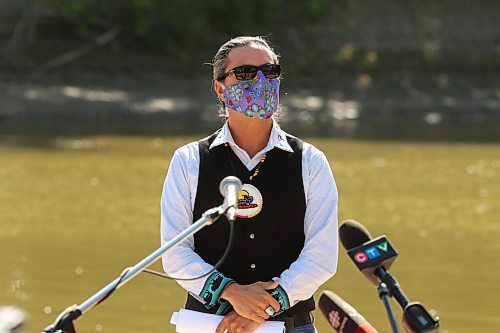 SHANNON VANRAES / WINNIPEG FREE PRESS
Chief Arlen Dumas, Grand Chief of the Assembly of Manitoba Chiefs, speaks about the status of Lake Winnipeg fish stocks during a press conference behind the Manitoba Legislature on September 11, 2020.
