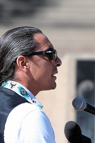 SHANNON VANRAES / WINNIPEG FREE PRESS
Chief Arlen Dumas, Grand Chief of the Assembly of Manitoba Chiefs, speaks about the status of Lake Winnipeg fish stocks during a press conference behind the Manitoba Legislature on September 11, 2020.
