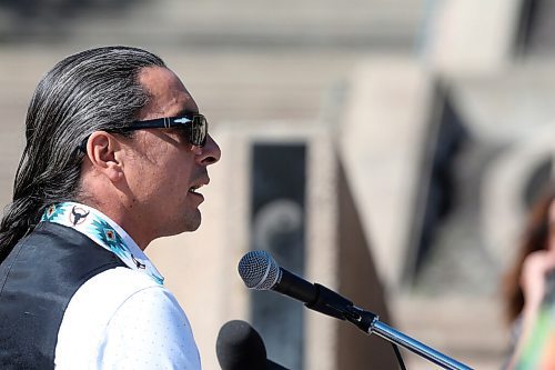 SHANNON VANRAES / WINNIPEG FREE PRESS
Chief Arlen Dumas, Grand Chief of the Assembly of Manitoba Chiefs, speaks about the status of Lake Winnipeg fish stocks during a press conference behind the Manitoba Legislature on September 11, 2020.
