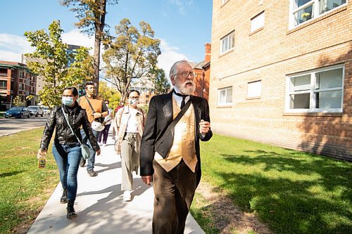 Mike Sudoma / Winnipeg Free Press
Tour leader, Rob Robinson impersonates Hugh John Macdonald as he leads a small group of Doors Open goers during a Broadway St tour Saturday afternoon
September 12, 2020