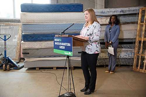 MIKE DEAL / WINNIPEG FREE PRESS
Conservation and Climate Minister Sarah Guillemard announced that the Manitoba government is going to provide $10 million toward recycling and waste diversion during the COVID-19 pandemic at a news conference at Mother Earth Recycling, 771 Main Street, Monday morning.
See Ben Waldman story
200914 - Monday, September 14, 2020.