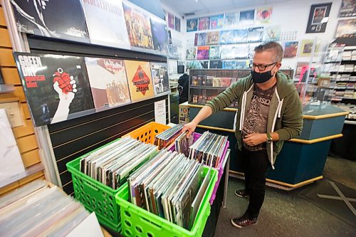 MIKE DEAL / WINNIPEG FREE PRESS
Planet of Sound, 201-1109 Henderson Hwy, an entertainment emporium celebrating its 20th anniversary this year. When Dave Wright started the store in 2000, it was primarily CDs, DVDs and VHS tapes. Vinyl joined the party about 10 years ago and are now a big part of sales.
see Dave Sanderson story
200915 - Tuesday, September 15, 2020.