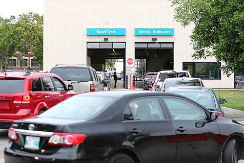 RUTH BONNEVILLE / WINNIPEG FREE PRESS

Local - Drive-in COVID testing site 

People wait in line inside their vehicle at the Drive-Thru COVID testing site on Main Street Tuesday. 

Sept 15th, 2020