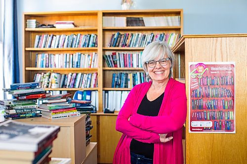 MIKAELA MACKENZIE / WINNIPEG FREE PRESS

Thin Air director Charlene Diehl poses for a portrait in her book-filled office at Artspace in Winnipeg on Wednesday, Sept. 16, 2020. This year's festival is going virtual. For Ben Sigurdson story.
Winnipeg Free Press 2020.