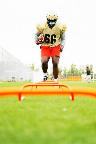 JOHN WOODS / WINNIPEG FREE PRESS
Dolapo Egunjobi, offensive tackle with the University of Manitoba Bisons, is photographed at practice in Winnipeg Tuesday, September 15, 2020. 

Reporter: Sawatzky