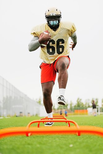 JOHN WOODS / WINNIPEG FREE PRESS
Dolapo Egunjobi, offensive tackle with the University of Manitoba Bisons, is photographed at practice in Winnipeg Tuesday, September 15, 2020. 

Reporter: Sawatzky