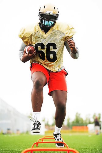 JOHN WOODS / WINNIPEG FREE PRESS
Dolapo Egunjobi, offensive tackle with the University of Manitoba Bisons, is photographed at practice in Winnipeg Tuesday, September 15, 2020. 

Reporter: Sawatzky