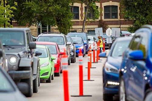 MIKAELA MACKENZIE / WINNIPEG FREE PRESS

Traffic lines up at the COVID-19 drive-through testing in Winnipeg on Thursday, Sept. 17, 2020. For Danielle story.
Winnipeg Free Press 2020.