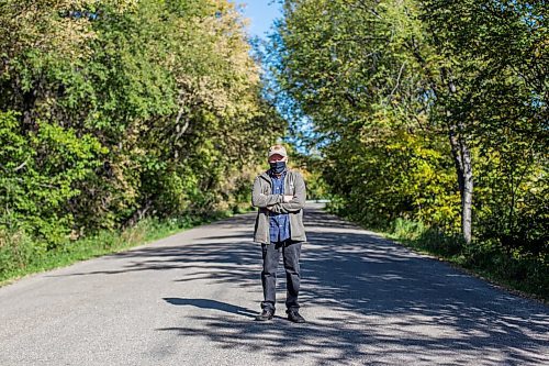 MIKAELA MACKENZIE / WINNIPEG FREE PRESS

Resident Tom Pearson, who is concerned with the lack of consultation and potential issues with more open streets in his community of Riverview, poses for a portrait on Churchill Drive in Winnipeg on Thursday, Sept. 17, 2020.  For Joyanne story.

Winnipeg Free Press 2020