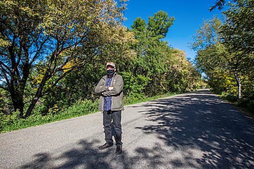 MIKAELA MACKENZIE / WINNIPEG FREE PRESS

Resident Tom Pearson, who is concerned with the lack of consultation and potential issues with more open streets in his community of Riverview, poses for a portrait on Churchill Drive in Winnipeg on Thursday, Sept. 17, 2020.  For Joyanne story.

Winnipeg Free Press 2020