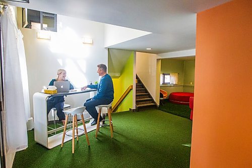 MIKAELA MACKENZIE / WINNIPEG FREE PRESS

Community leader Caitlyn Dueck (left) and founder and CEO Jason Abbott in the lobby at the 130 Scott Street location of Launch Coworking in Winnipeg on Thursday, Sept. 17, 2020.  For Ben Waldman story.

Winnipeg Free Press 2020