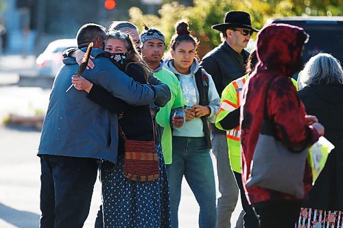 JOHN WOODS / WINNIPEG FREE PRESS
Family and friends comfort each other prior to a search for Katelyn Fontaine along Main St in Winnipeg Thursday, September 17, 2020. Fontaine was last in contact with family on September 3.

Reporter: ?