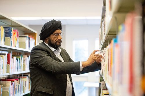 Mike Sudoma / Winnipeg Free Press
Jaideep Johar finds happiness in giving his time as a volunteer on the Winnipeg Public Library Board since 2017. It feels great to be able to give back to the community and this beautiful city says Jaideep as he looks through books at the Pembina Trail Library Thursday afternoon
September 17, 2020