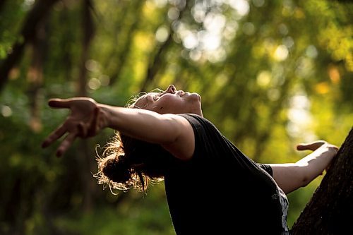 Mike Sudoma / Winnipeg Free Press
Nicole Cappins, a dancer with NAfro Dance Group Productions, practices her routine as her group gets ready to perform their production, MATOPE along the river banks of the St Norbert Arts Centre Friday evening
September 18, 2020